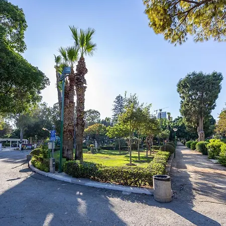 Trygoni Court - Elegant Downtown 3-bdr *