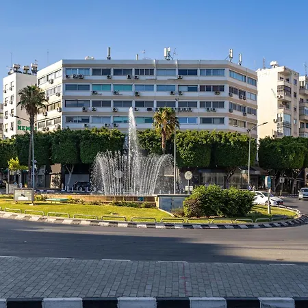 Trygoni Court - Elegant Downtown 3-bdr * לימסול
