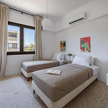 Trygoni Court - Elegant Downtown 3-bdr * לימסול