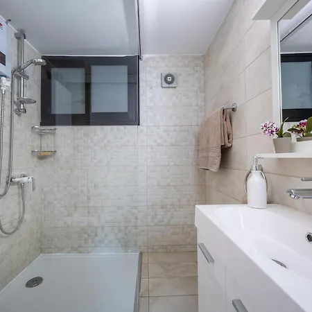 Trygoni Court - Elegant Downtown 3-bdr לימסול