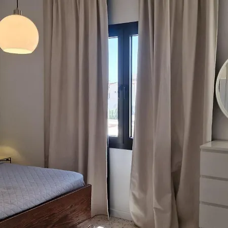 Trygoni Court - Elegant Downtown 3-Bdr Apartment Limassol