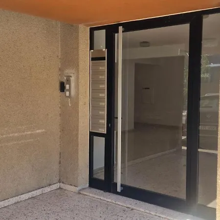 Trygoni Court - Elegant Downtown 3-Bdr Apartment Lejlighed