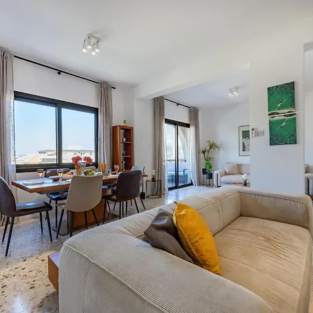 Trygoni Court - Elegant Downtown 3-bdr Limassol